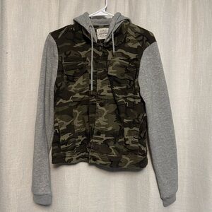 Ashley By 26 International Camouflage and Gray Jacket